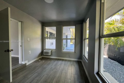 Купить коммерческую недвижимость в Майами, Флорида 198.63м2, № 2045861 - фото 18