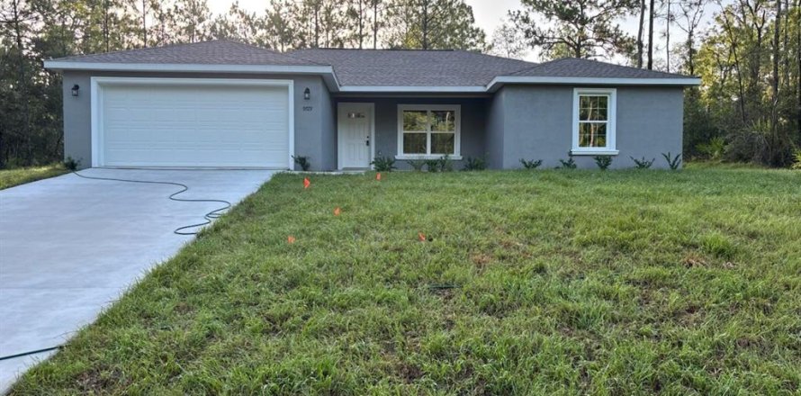 Villa ou maison à Dunnellon, Floride 4 chambres, 151.99 m2 № 1846611
