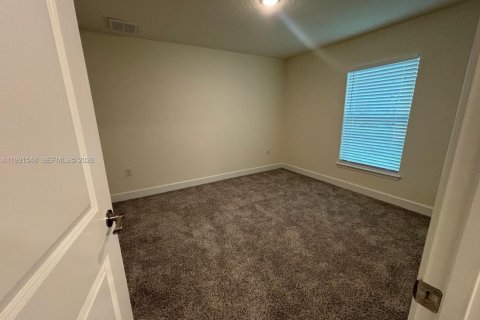 House in Lehigh Acres, Florida 3 bedrooms № 2062383 - photo 11