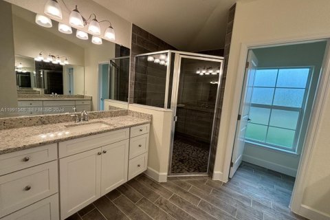 House in Lehigh Acres, Florida 3 bedrooms № 2062383 - photo 6