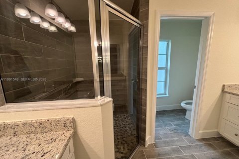 House in Lehigh Acres, Florida 3 bedrooms № 2062383 - photo 9