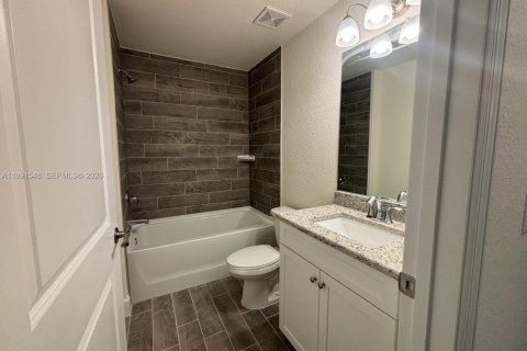 House in Lehigh Acres, Florida 3 bedrooms № 2062383 - photo 7