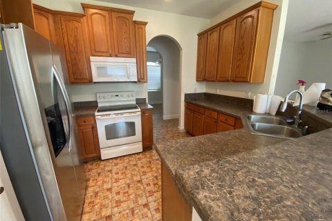 Villa ou maison à louer à Eustis, Floride: 4 chambres, 172.43 m2 № 2102345 - photo 9