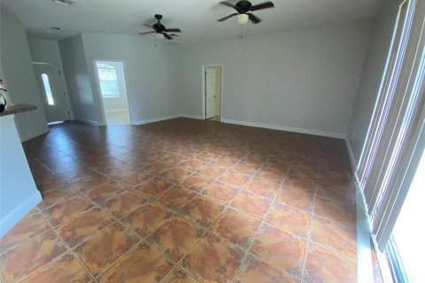 Villa ou maison à louer à Eustis, Floride: 4 chambres, 172.43 m2 № 2102345 - photo 4