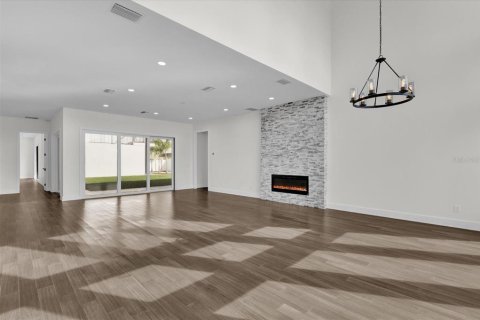 House in Orlando, Florida 5 bedrooms, 335.75 sq.m. № 1616858 - photo 9