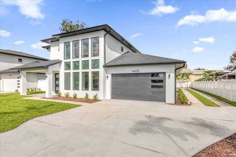 House in Orlando, Florida 5 bedrooms, 335.75 sq.m. № 1616858 - photo 5