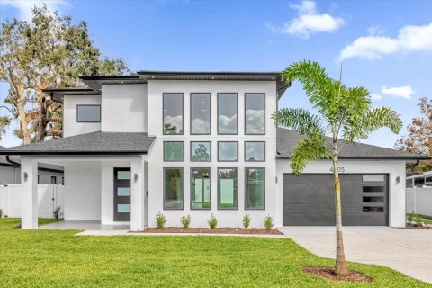 House in Orlando, Florida 5 bedrooms, 335.75 sq.m. № 1616858 - photo 2