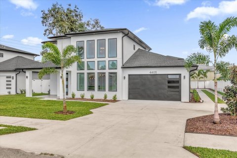House in Orlando, Florida 5 bedrooms, 335.75 sq.m. № 1616858 - photo 6