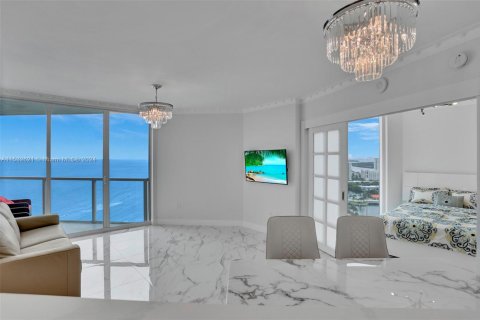 Condo in Sunny Isles Beach, Florida, 2 bedrooms  № 1006915 - photo 7