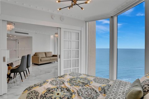 Condo in Sunny Isles Beach, Florida, 2 bedrooms  № 1006915 - photo 12