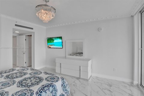 Condo in Sunny Isles Beach, Florida, 2 bedrooms  № 1006915 - photo 18