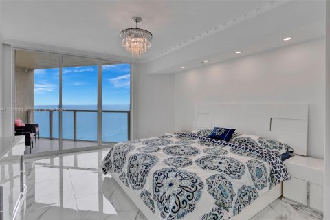 Condo in Sunny Isles Beach, Florida, 2 bedrooms  № 1006915 - photo 15