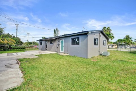 Villa ou maison à vendre à Homestead, Floride: 4 chambres, 135.64 m2 № 2080035 - photo 10