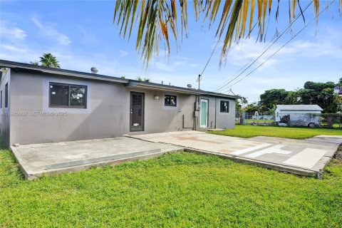 Villa ou maison à vendre à Homestead, Floride: 4 chambres, 135.64 m2 № 2080035 - photo 7