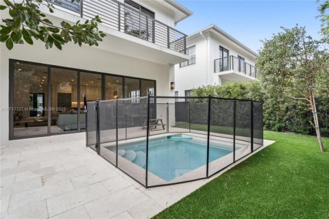 Townhouse in Miami, Florida 4 bedrooms, 263.1 sq.m. № 1860040 - photo 3