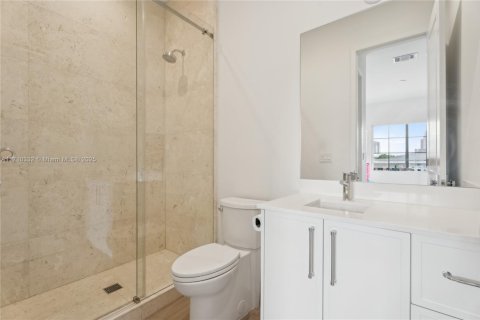 Townhouse in Miami, Florida 4 bedrooms, 263.1 sq.m. № 1860040 - photo 19