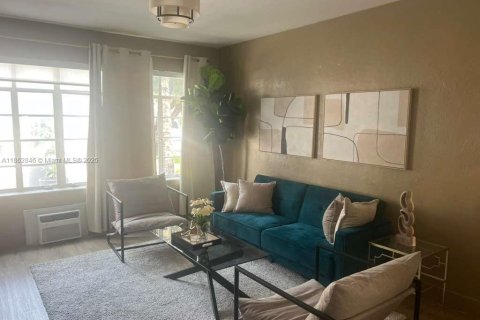 Villa ou maison à louer à Miami Beach, Floride: 1 chambre, 1591.23 m2 № 1891138 - photo 2