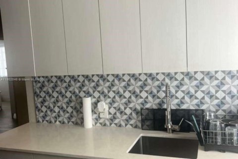 Villa ou maison à louer à Miami Beach, Floride: 1 chambre, 1591.23 m2 № 1891138 - photo 4