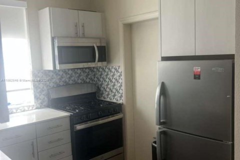 Villa ou maison à louer à Miami Beach, Floride: 1 chambre, 1591.23 m2 № 1891138 - photo 5