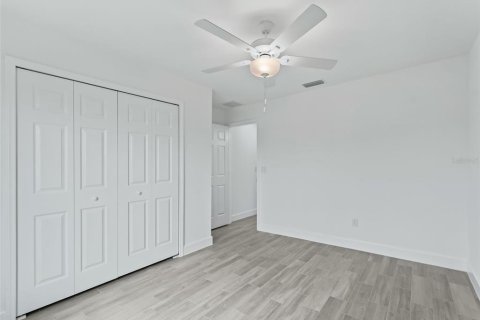 House in Ocala, Florida 3 bedrooms, 142.51 sq.m. № 1528615 - photo 17