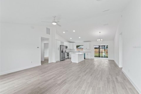 House in Ocala, Florida 3 bedrooms, 142.51 sq.m. № 1528615 - photo 14