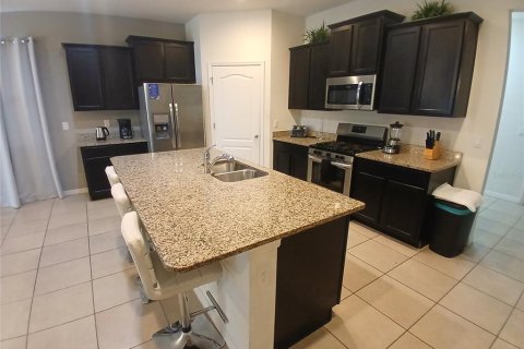 House in Davenport, Florida 5 bedrooms, 258.64 sq.m. № 1914045 - photo 26