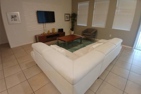 House in Davenport, Florida 5 bedrooms, 258.64 sq.m. № 1914045 - photo 28