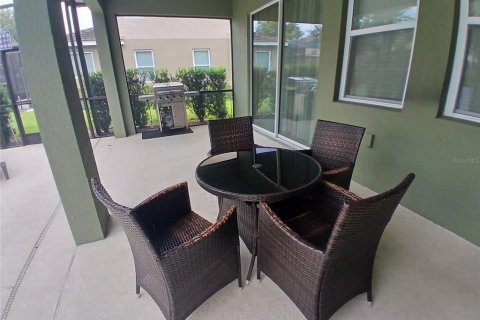 House in Davenport, Florida 5 bedrooms, 258.64 sq.m. № 1914045 - photo 24
