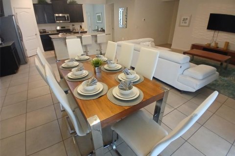 House in Davenport, Florida 5 bedrooms, 258.64 sq.m. № 1914045 - photo 29