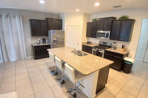 House in Davenport, Florida 5 bedrooms, 258.64 sq.m. № 1914045 - photo 6