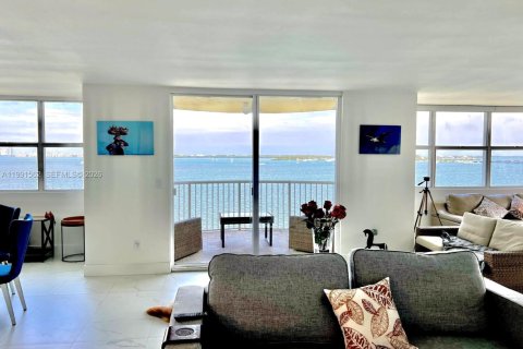 Condo in Miami, Florida, 3 bedrooms № 2255601 - photo 17