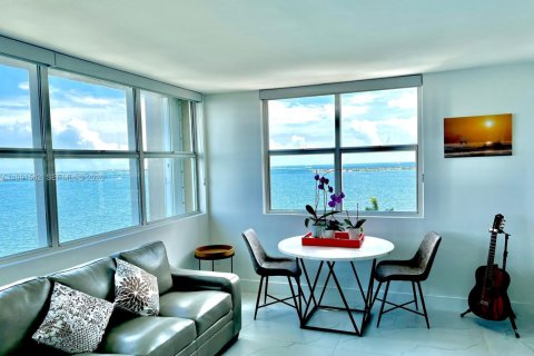 Condo in Miami, Florida, 3 bedrooms № 2255601 - photo 22