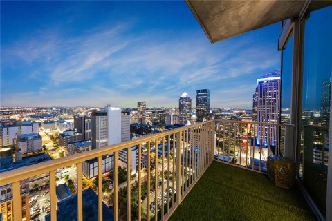Condo in Tampa, Florida, 2 bedrooms  № 1437444 - photo 22