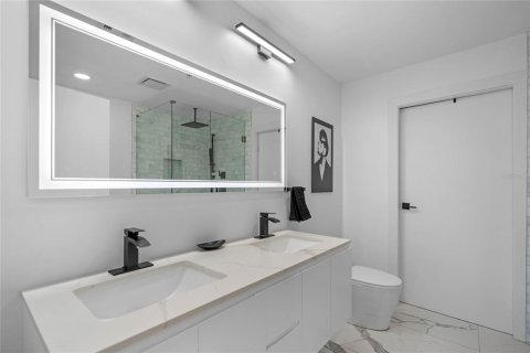 Condo in Tampa, Florida, 2 bedrooms  № 1437444 - photo 16