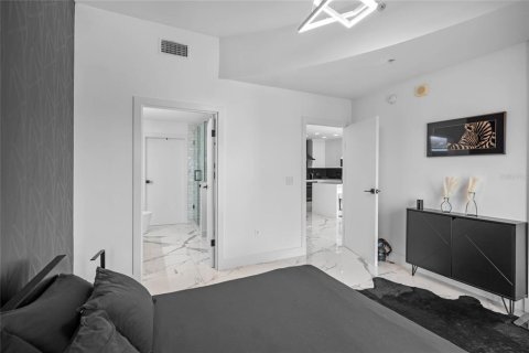 Condo in Tampa, Florida, 2 bedrooms  № 1437444 - photo 13