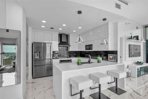 Condo in Tampa, Florida, 2 bedrooms  № 1437444 - photo 9