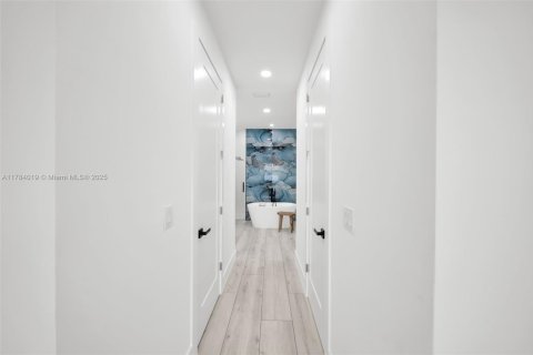 Casa en venta en Cape Coral, Florida, 4 dormitorios, 179.39 m2 № 1726064 - foto 22