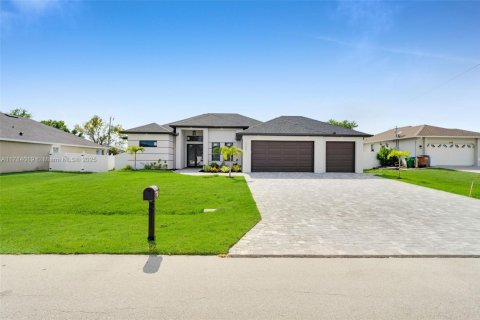Casa en venta en Cape Coral, Florida, 4 dormitorios, 179.39 m2 № 1726064 - foto 8
