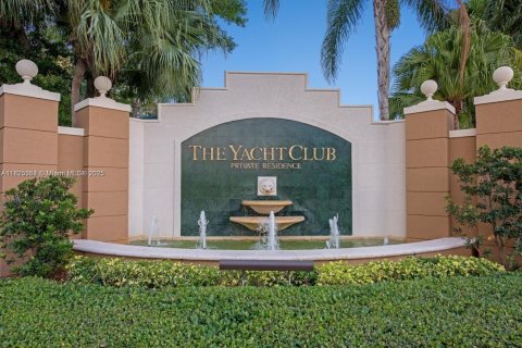 Condo in Aventura, Florida, 2 bedrooms  № 1798699 - photo 1