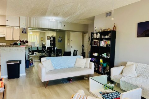 Condo in Aventura, Florida, 2 bedrooms  № 1798699 - photo 14