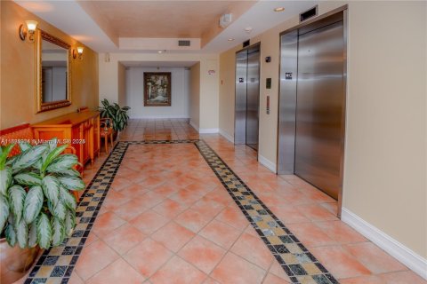 Condo in Aventura, Florida, 2 bedrooms  № 1798699 - photo 23