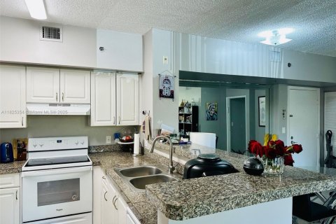 Condo in Aventura, Florida, 2 bedrooms  № 1798699 - photo 17