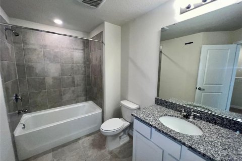 Townhouse in CYPRESS CAY in Kissimmee, Florida 3 bedrooms, 156.35 sq.m. № 1912235 - photo 11