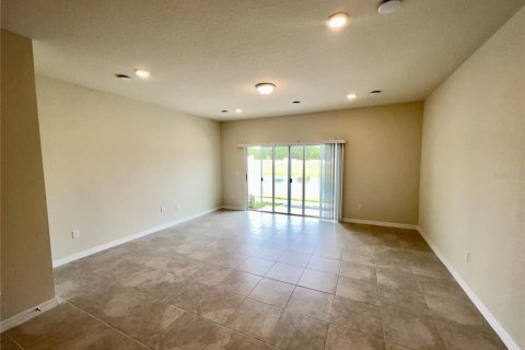 Townhouse in CYPRESS CAY in Kissimmee, Florida 3 bedrooms, 156.35 sq.m. № 1912235 - photo 3
