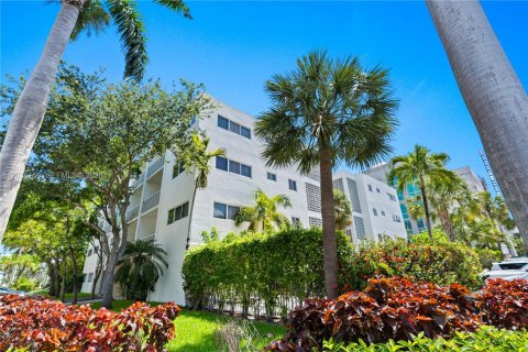 Condo à Bay Harbor Islands, Floride, 1 chambre  № 2085881