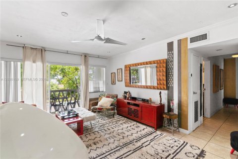 Copropriété à vendre à Bay Harbor Islands, Floride: 1 chambre, 78.6 m2 № 2085881 - photo 23