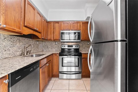 Copropriété à vendre à Bay Harbor Islands, Floride: 1 chambre, 78.6 m2 № 2085881 - photo 14