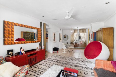 Copropriété à vendre à Bay Harbor Islands, Floride: 1 chambre, 78.6 m2 № 2085881 - photo 25