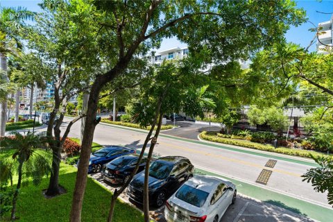 Copropriété à vendre à Bay Harbor Islands, Floride: 1 chambre, 78.6 m2 № 2085881 - photo 28