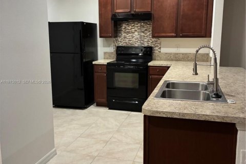Adosado en venta en South Daytona, Florida, 3 dormitorios, 157 m2 № 2154394 - foto 11